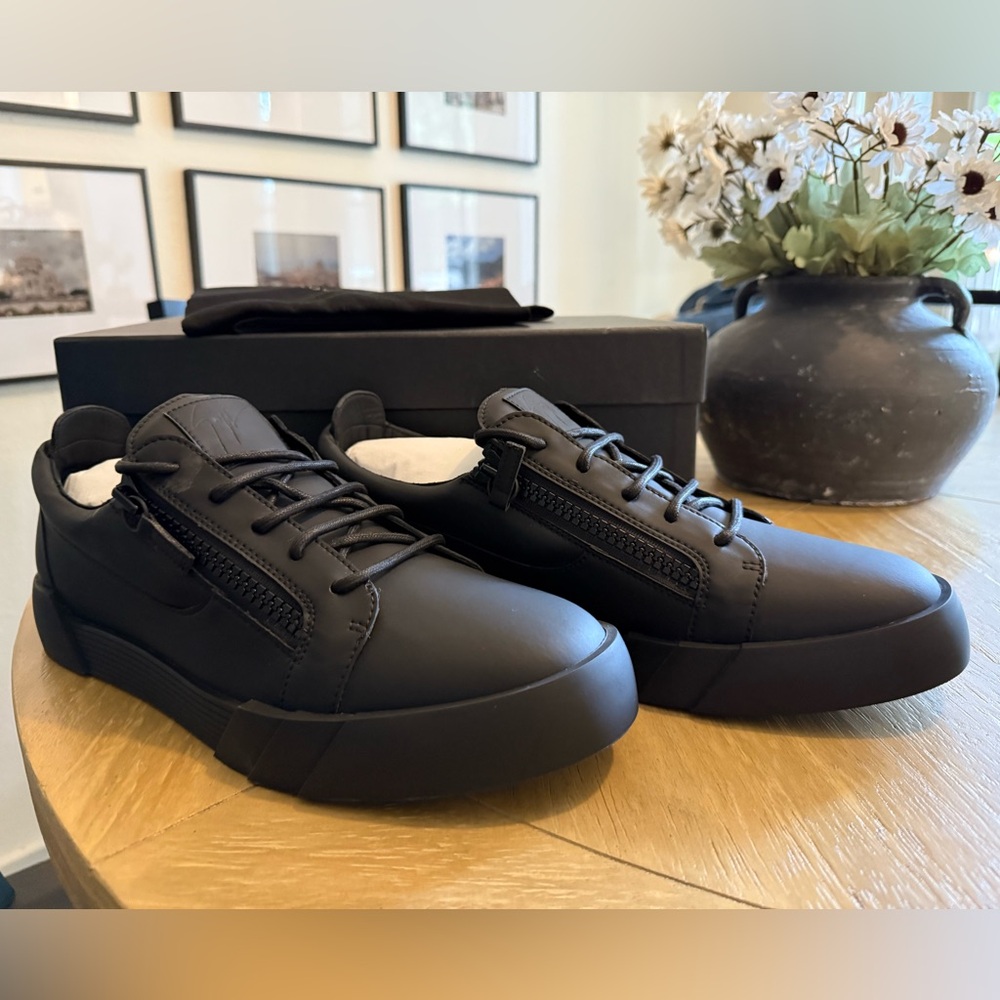 Giuseppe Zanotti Black Leather Sneakers